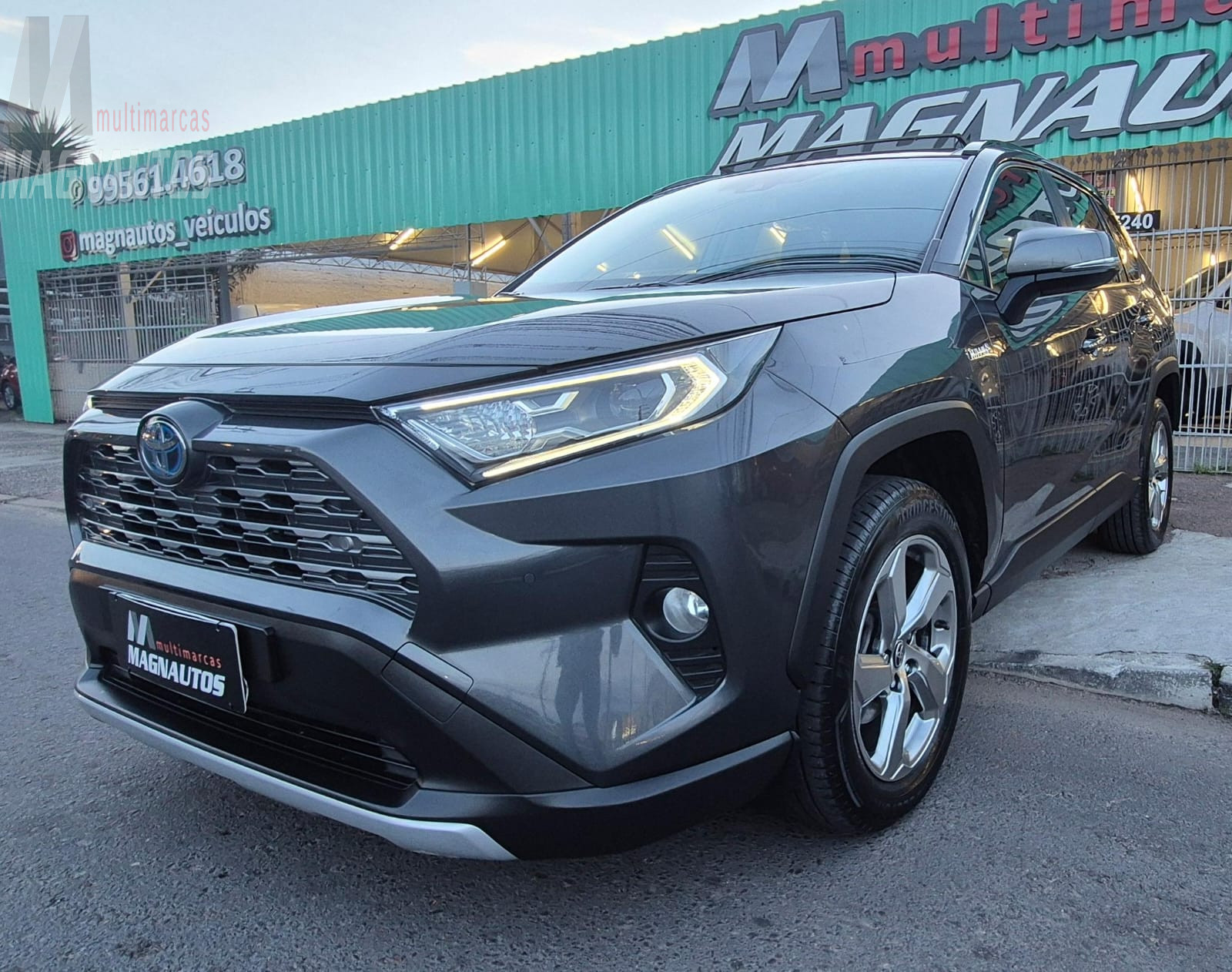 RAV4 SX Connect Hybrid  2.5 AWD