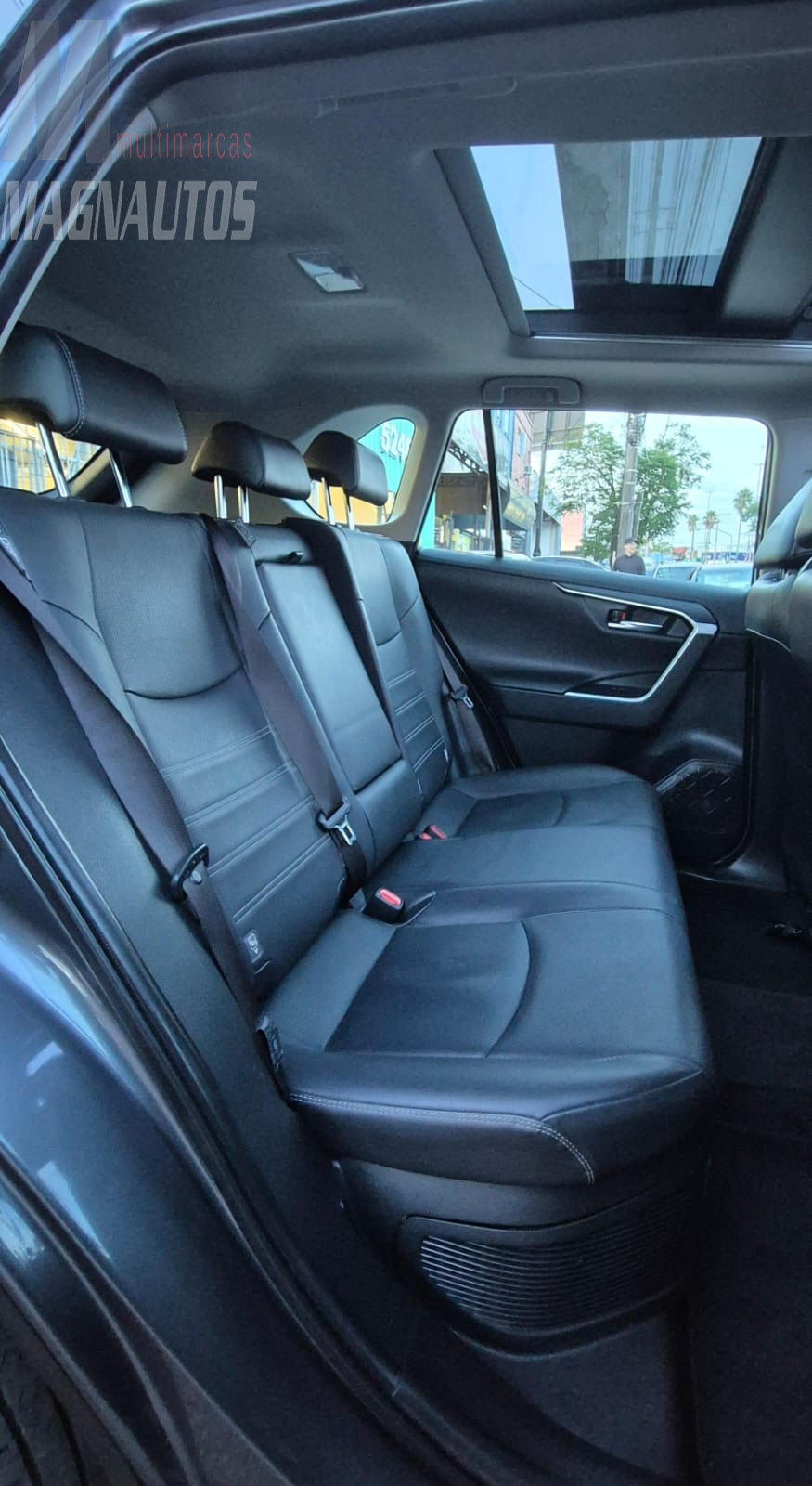 RAV4 SX Connect Hybrid  2.5 AWD