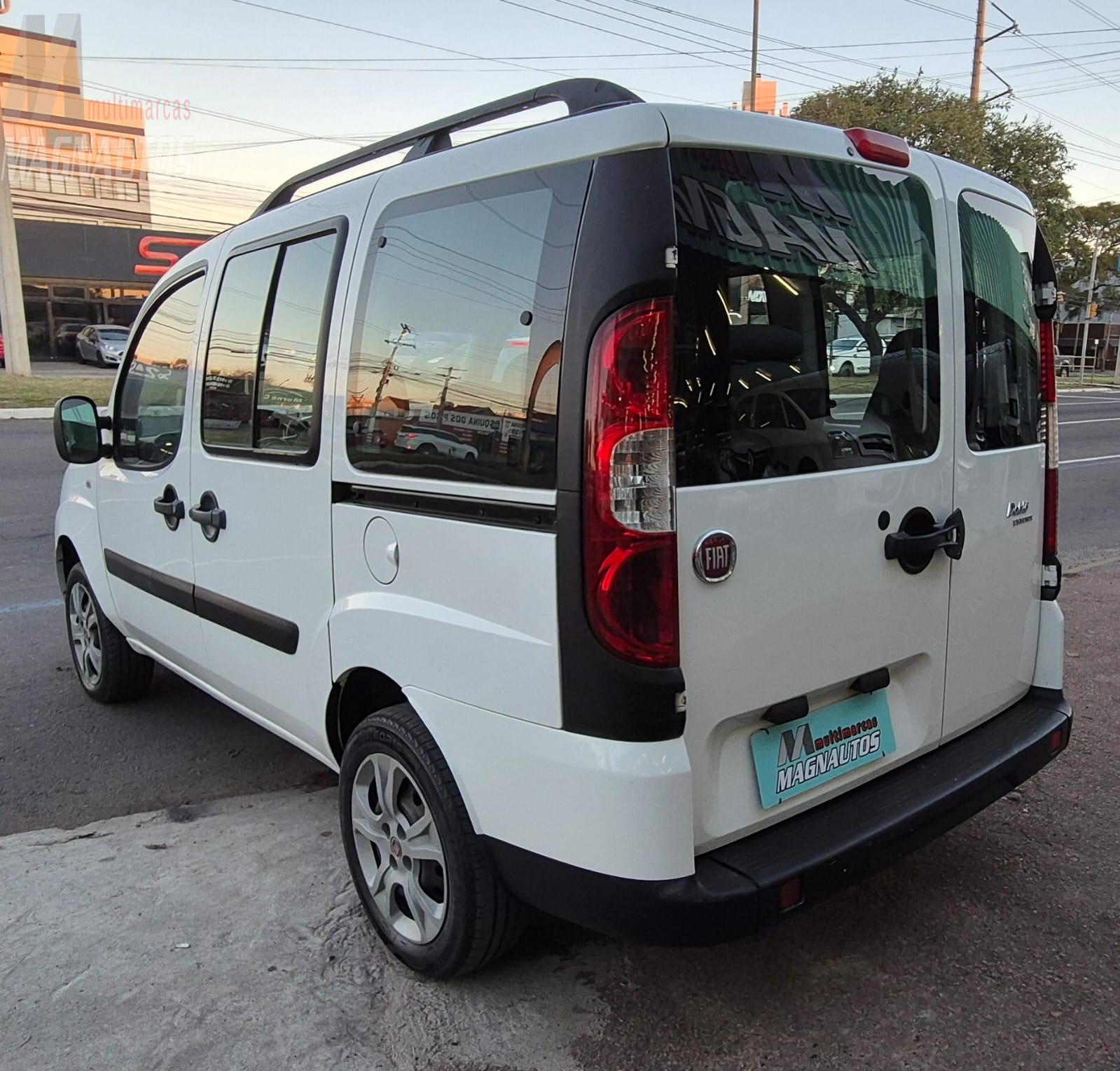 Doblo Essence 1.8, 7 Lugares.