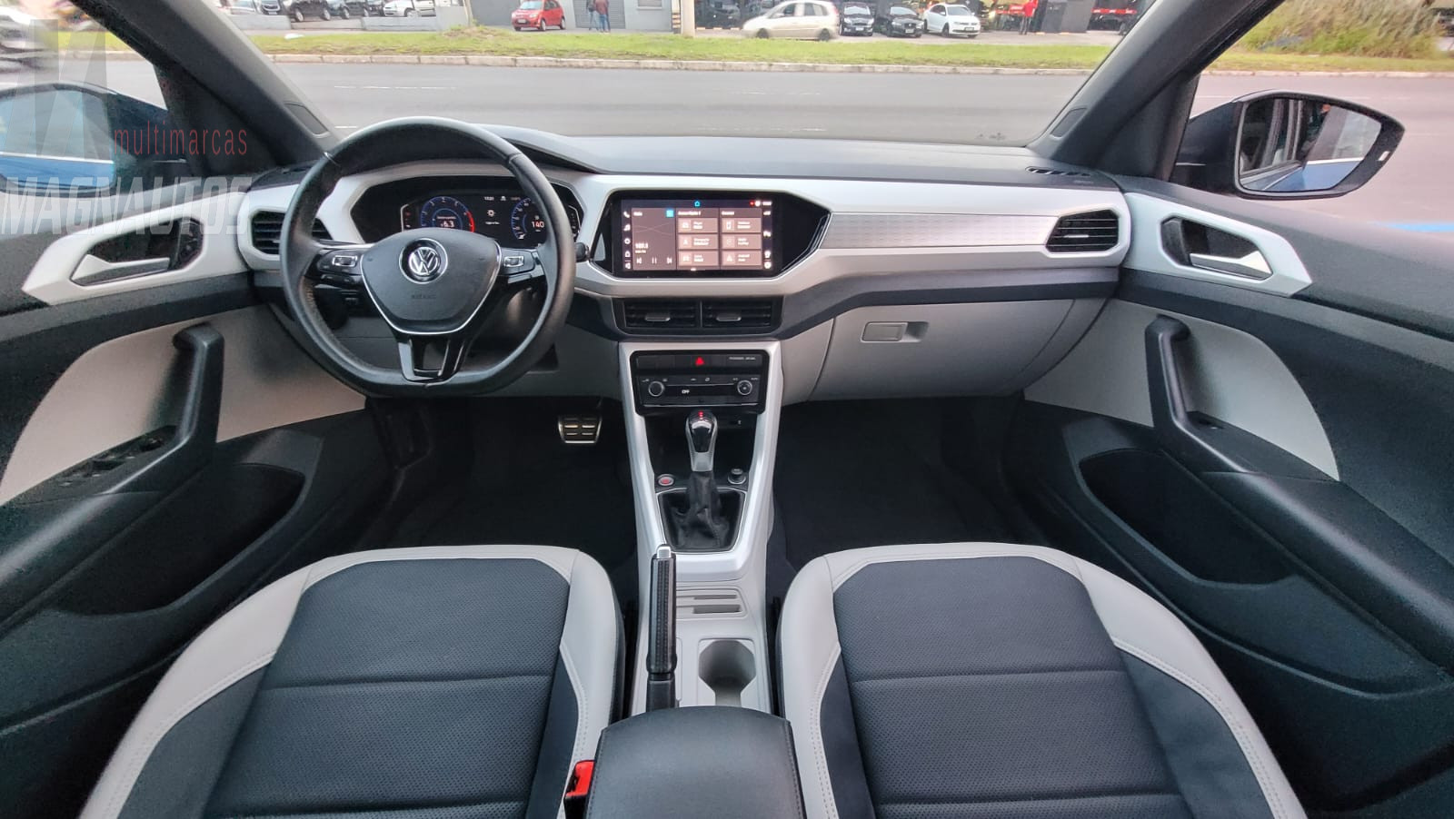 T-Cross Highline 250 TSI 1.4 Turbo.