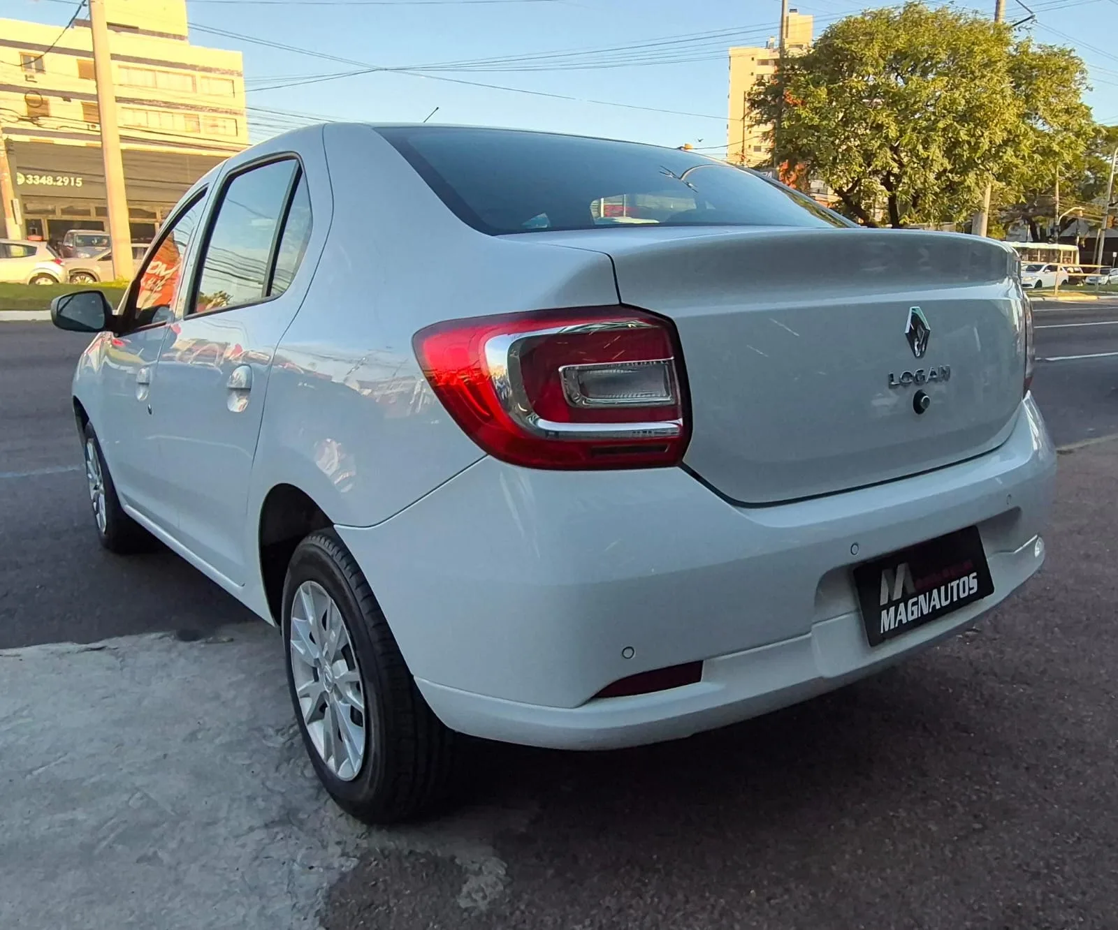 Renault Logan Zen 1.0