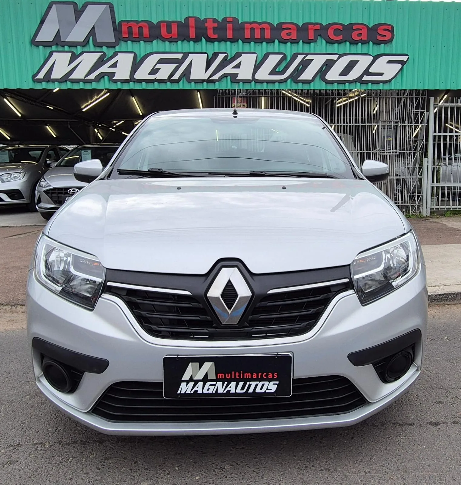 Renault Logan Zen 1.0