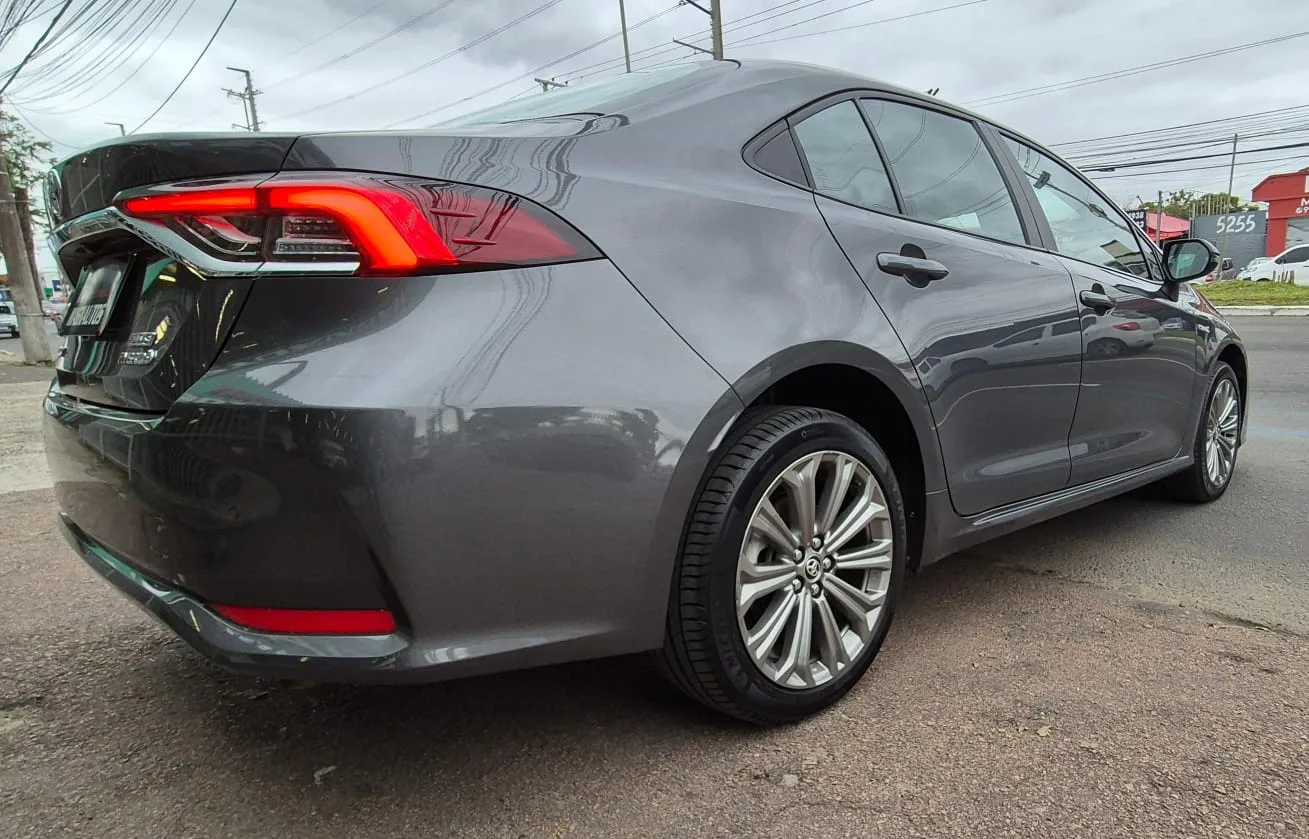 Toyota Corolla Altis 1.8 Hybrid